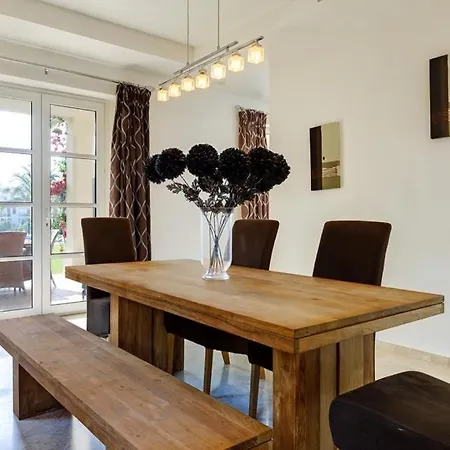 Guadalmansa Sleeps 8 Pool Air Con Wifi * Estepona